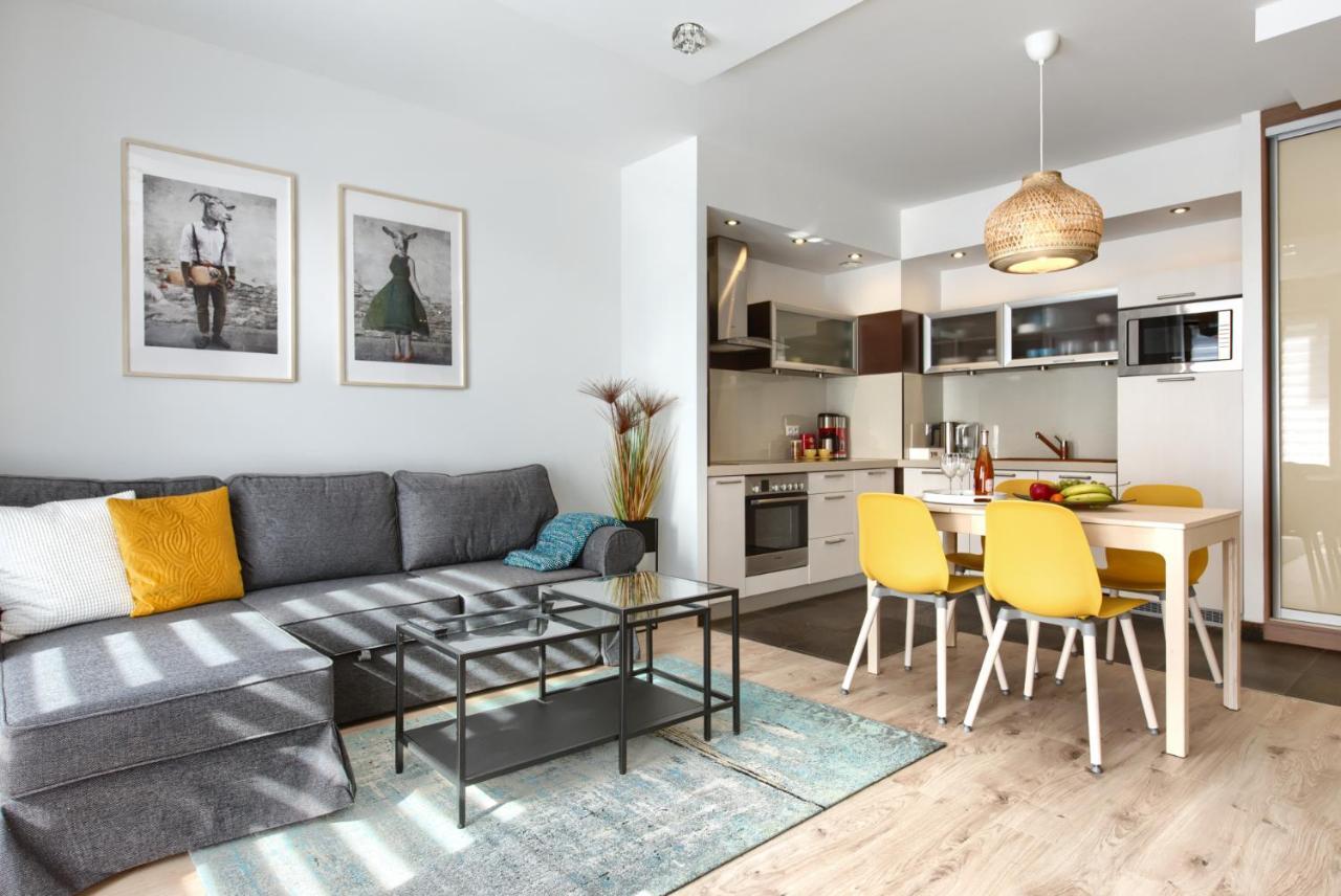 City Center Apartament Parking By Impero Познан Екстериор снимка